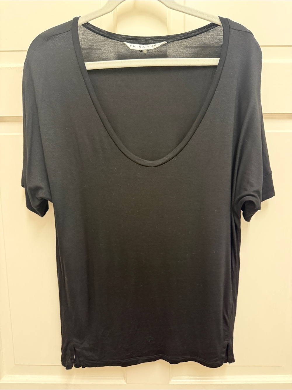 Trina Turk Black Scoop Neck Short Sleeve Tee